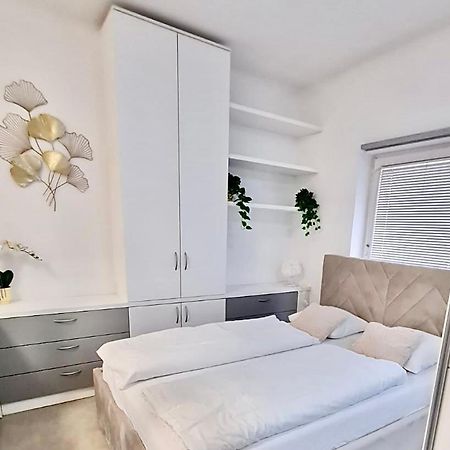 Ljubljana Central Lux Apartment With Free Parking Bagian luar foto